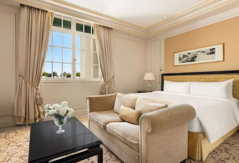 Suite with Terrace, Shangri La Paris