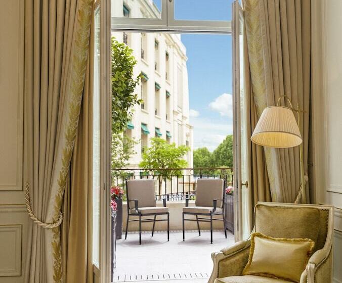 Suite with Terrace, Shangri La Paris