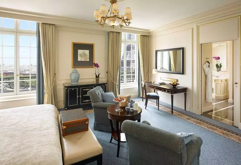 اتاق استاندارد با چشمانداز, Shangri La Paris