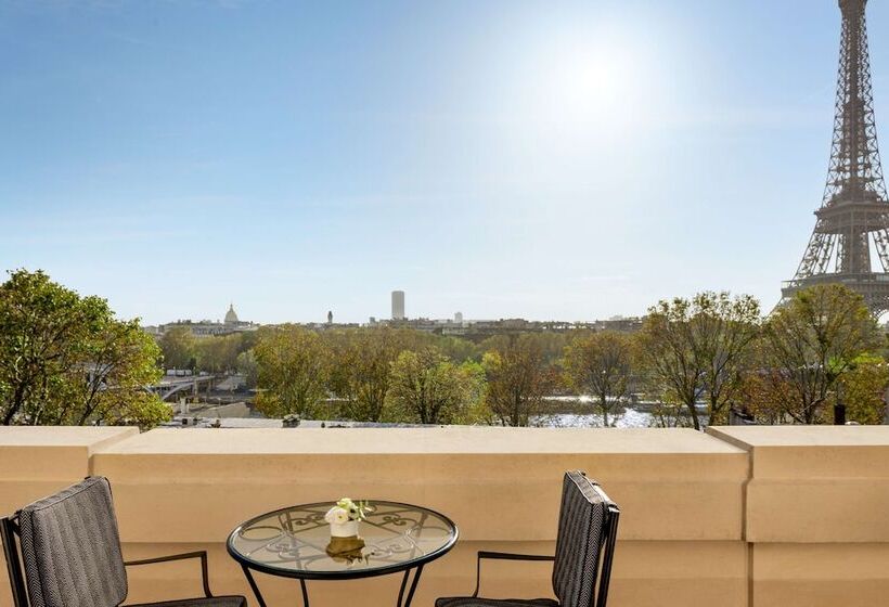 シティビューのダブルベッドスタンダードルーム, Shangri La Paris