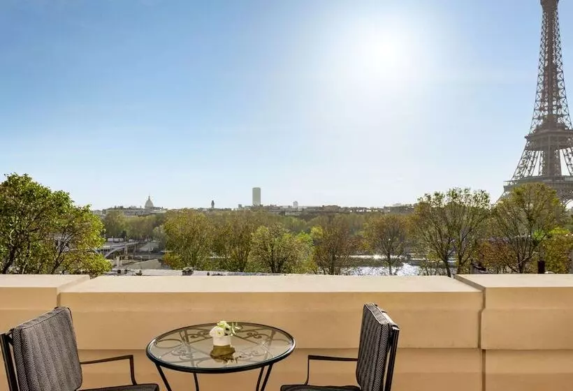 Standard Room Double Bed City View, Shangri La Paris