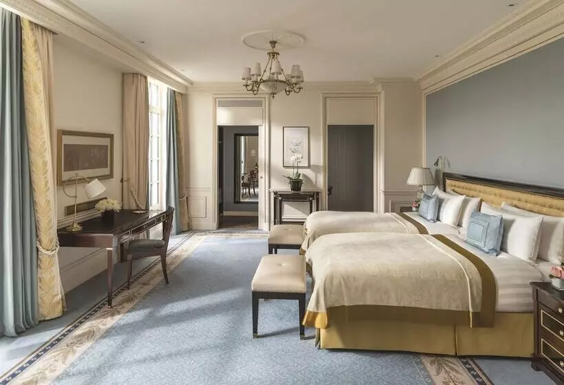 Standard Room Double Bed City View, Shangri La Paris