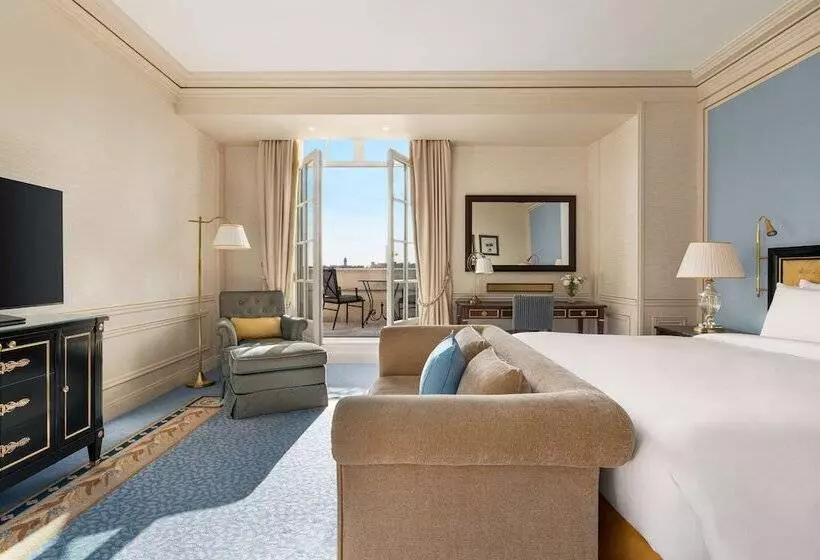 Standard Room Double Bed City View, Shangri La Paris