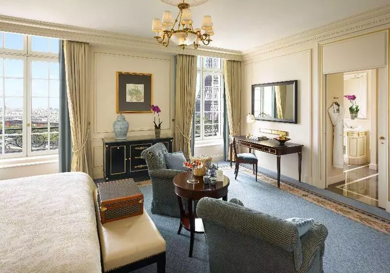 اتاق استاندارد با چشمانداز, Shangri La Paris