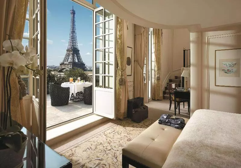 سوییت دوبلکس, Shangri La Paris