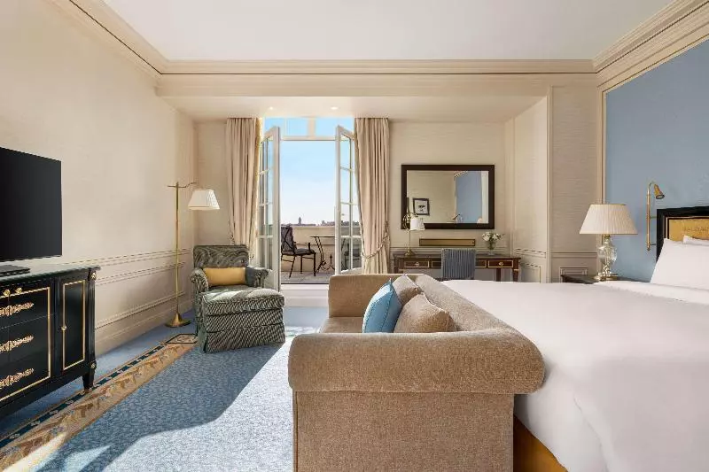 اتاق استاندارد با چشمانداز, Shangri La Paris