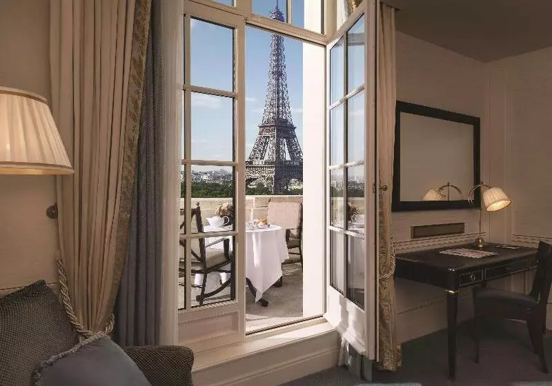 اتاق استاندارد با چشمانداز, Shangri La Paris