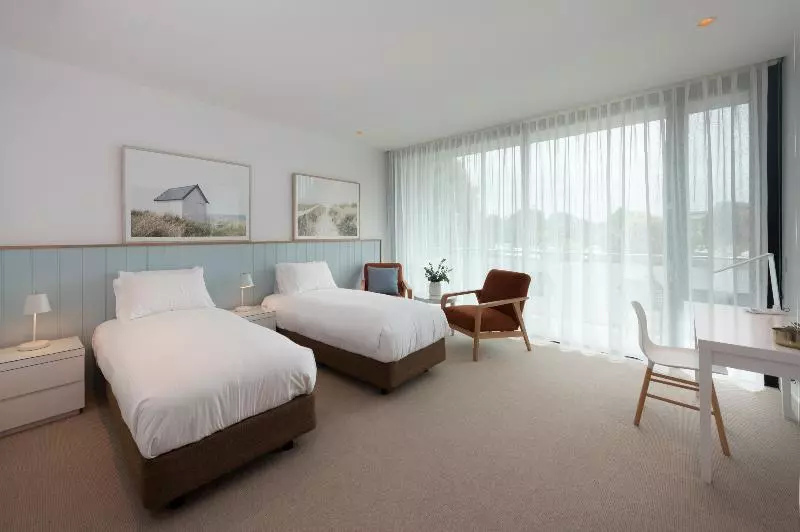 اتاق کلاسیک, The Sands Torquay