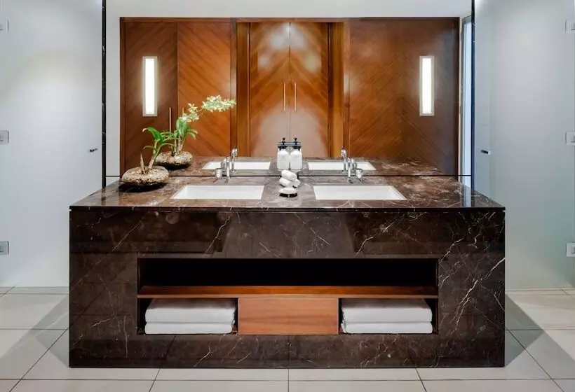 ダブルベッドスタンダードルーム, Intercontinental Fiji Golf Resort & Spa, An Ihg