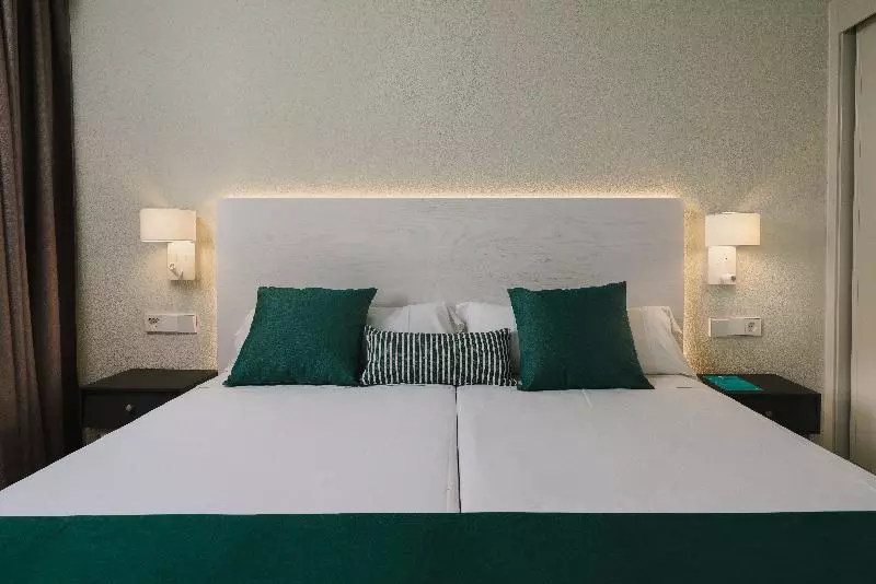 キングサイズベッドのスタンダードルーム, Intercontinental Fiji Golf Resort & Spa, An Ihg