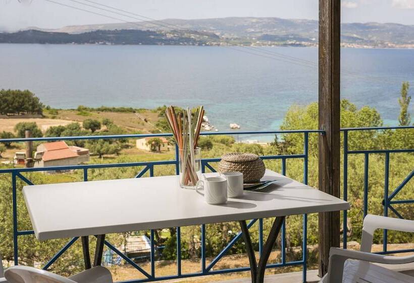 شقة غرفة واحدة, Metaxatos Apartments