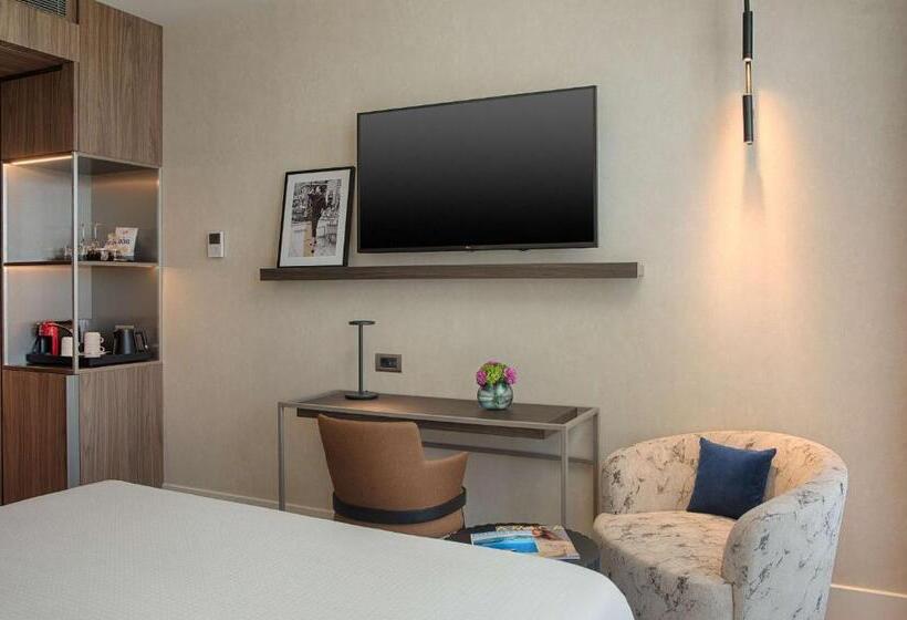 Superior Room with Terrace, NH Collection Milano Citylife