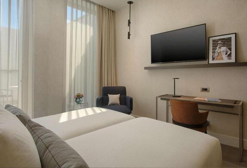 Superior Room with Terrace, NH Collection Milano Citylife