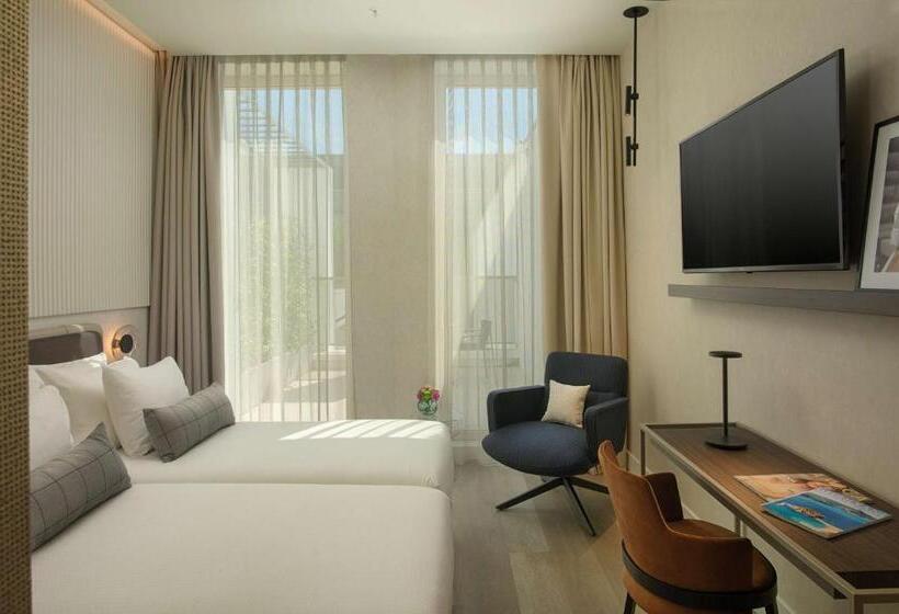 Superior Room with Terrace, NH Collection Milano Citylife