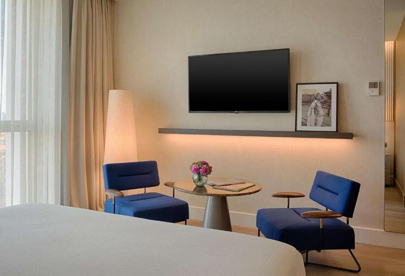 اتاق خانوادگی تودرتو, NH Collection Milano Citylife