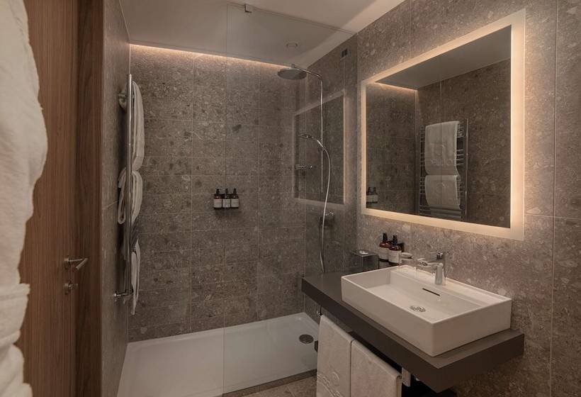 Superior Room with Terrace, NH Collection Milano Citylife