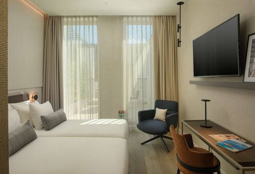 Superior Room with Terrace, NH Collection Milano Citylife
