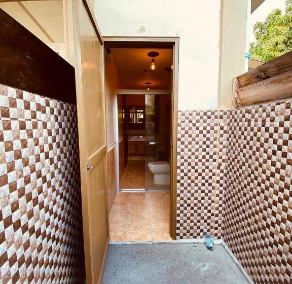 Quarto Familiar, Rindali Maldives Maaenboodhoo