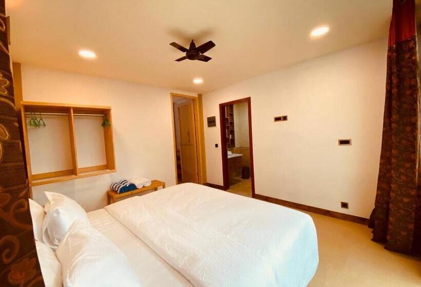 Quarto Familiar, Rindali Maldives Maaenboodhoo