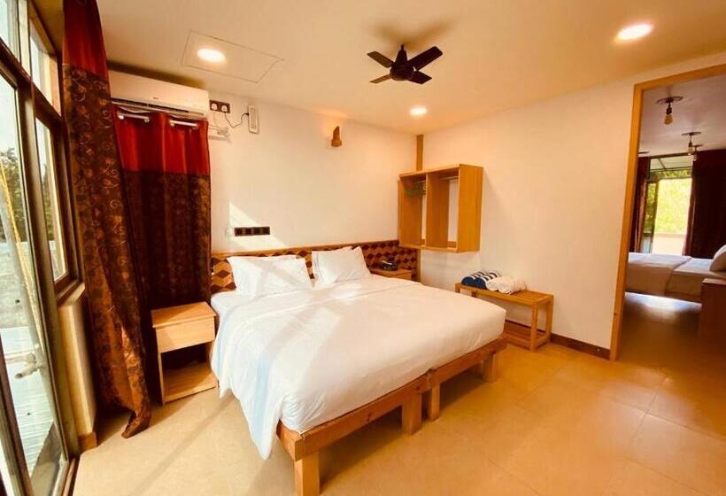 Quarto Familiar, Rindali Maldives Maaenboodhoo