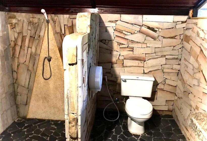 בקתה סטנדרטית, Frog Beach House