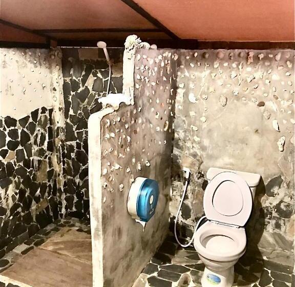 בונגלו משפחתי, Frog Beach House