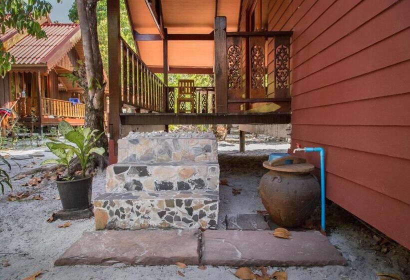 בונגלו משפחתי, Frog Beach House