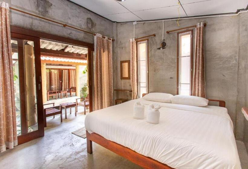 בקתה סופריור, Frog Beach House