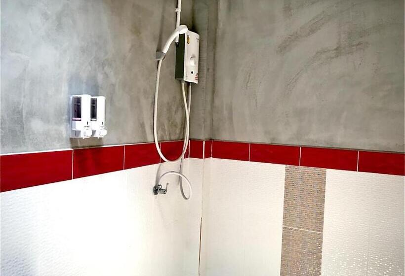 בקתה דלוקס, Frog Beach House