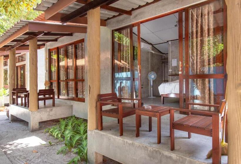 בקתה דלוקס, Frog Beach House