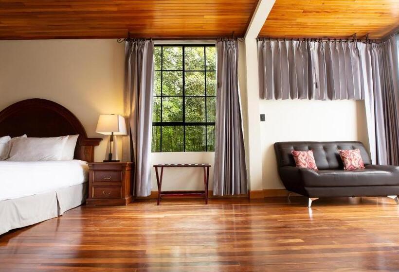 סוויטת ג'וניור, Fondavela