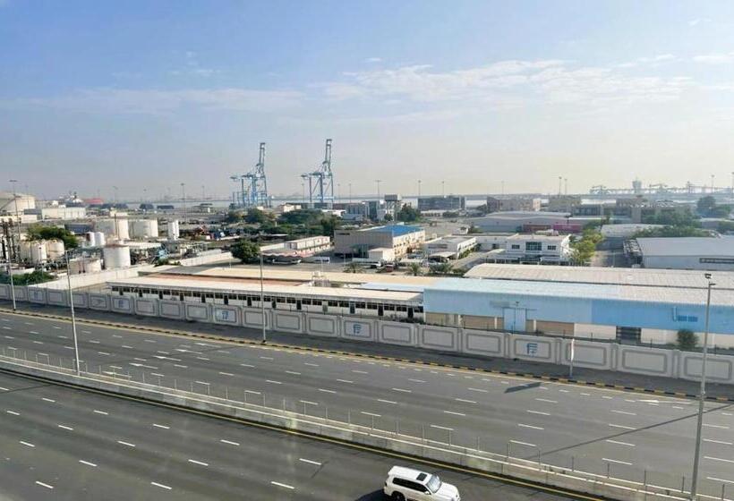 اتاق استاندارد با تخت بزرگ, Shh