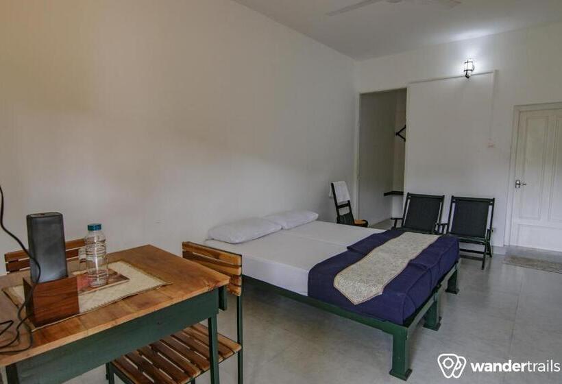 חדר סופריור, Whispering Willows