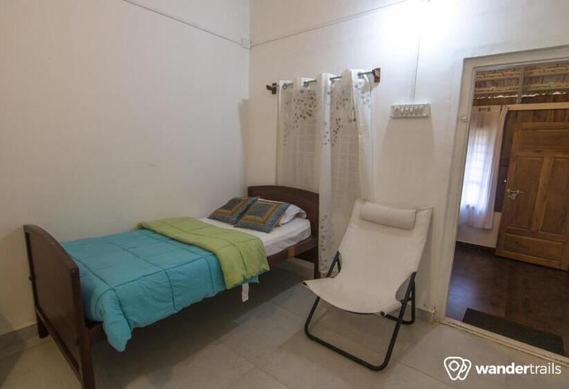 חדר דלוקס, Whispering Willows