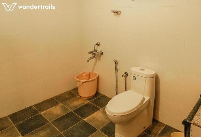 חדר בסיסי, Whispering Willows