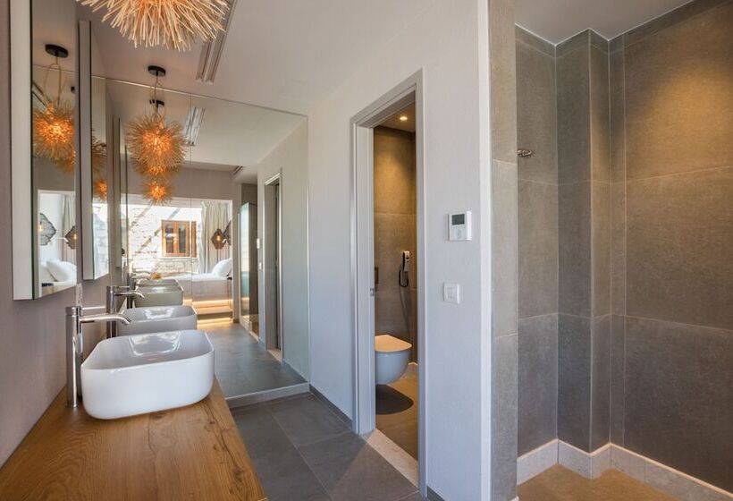 سوئیت اجرایی با چشم‌انداز دریا, Aegean Village Beachfront Resort