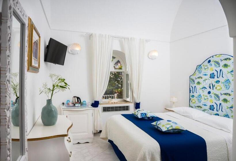 Deniz Manzaralı Dört Kişilik Standart Oda, Villa Dalu