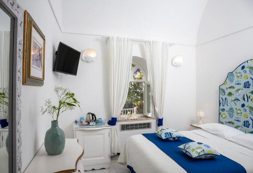 Deniz Manzaralı Dört Kişilik Standart Oda, Villa Dalu