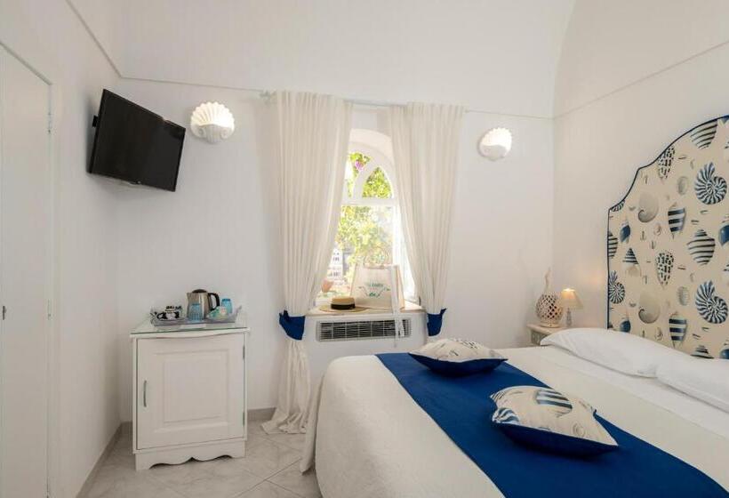 Deniz Manzaralı Delüks Oda, Villa Dalu