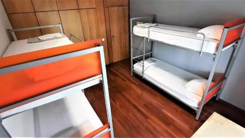تختخواب در اتاق مشترک, Hi Porto  Pousada De Juventude