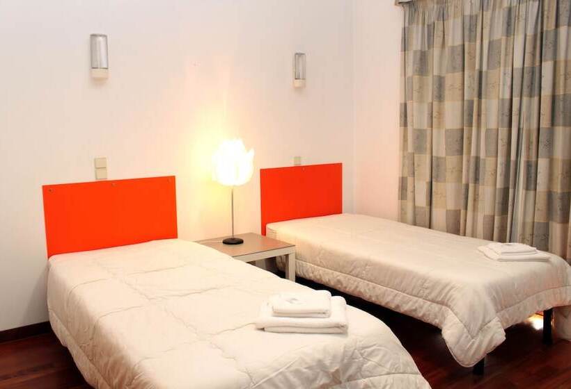 اتاق ساده سه نفره, Hi Porto  Pousada De Juventude