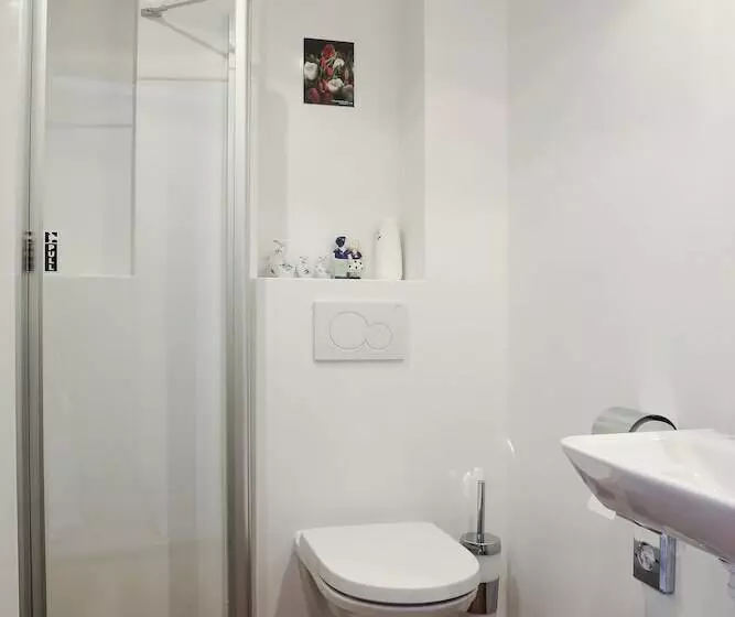 スタンダード４人部屋, Jesse