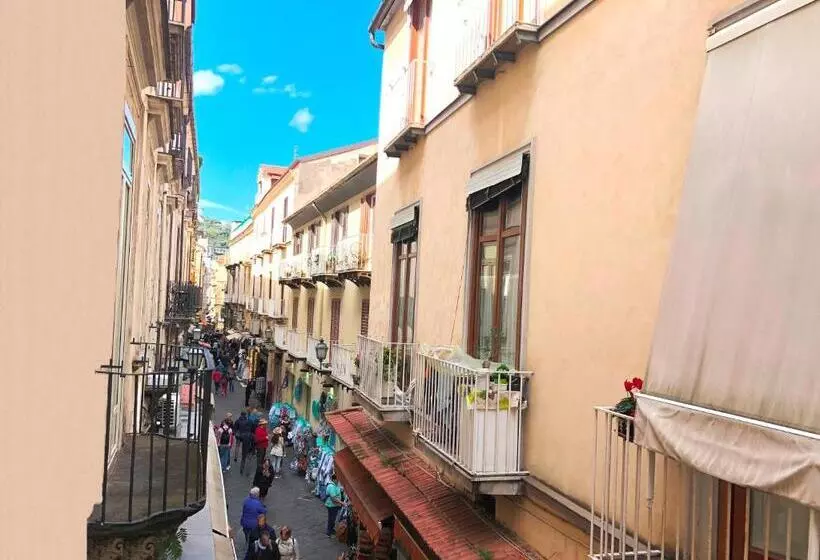 سوییت جونیور با بالکن, Casa Sorrentina