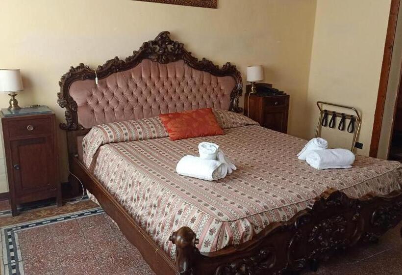 اتاق سوپریور با تخت بزرگ, Relais Pisa