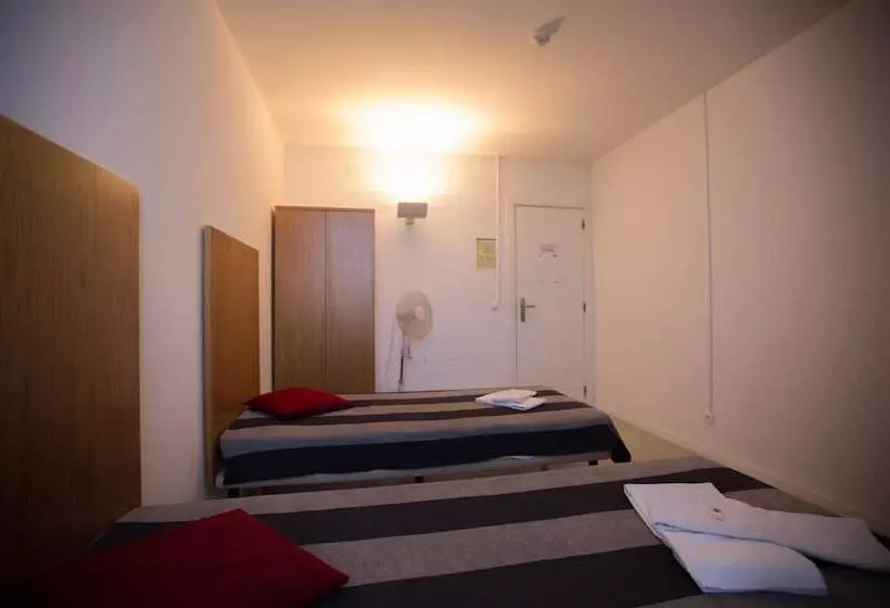 バス共有のスタンダードルーム, Hi Idanha A Nova   Pousada De Juventude   Hostel