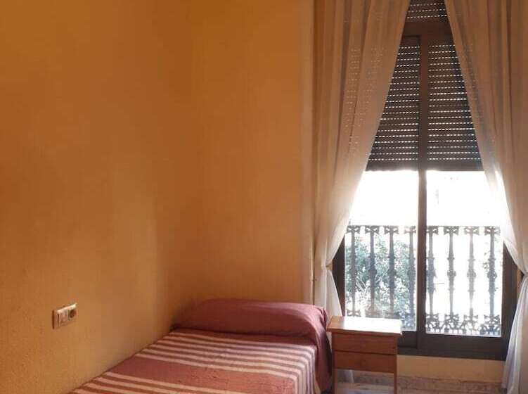 Standard Room Shared Bathroom, Hostal Pacios