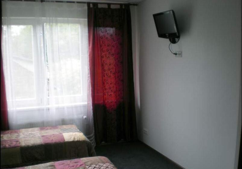 اتاق استاندارد سه نفره, Vabriku Guesthouse