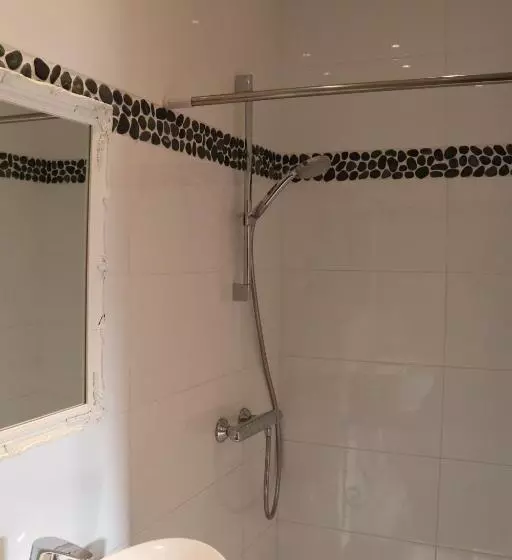 Standard Neljän Hengen Huone, Hostel Lybeer