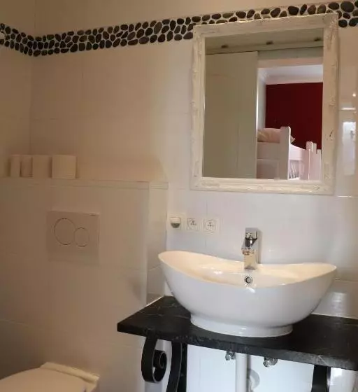 Standard Neljän Hengen Huone, Hostel Lybeer