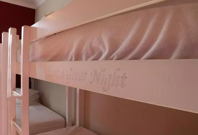 Standard Neljän Hengen Huone, Hostel Lybeer